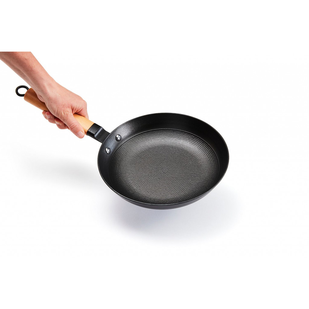 Non-stick honeycomb cast iron frypan 24 cm - black