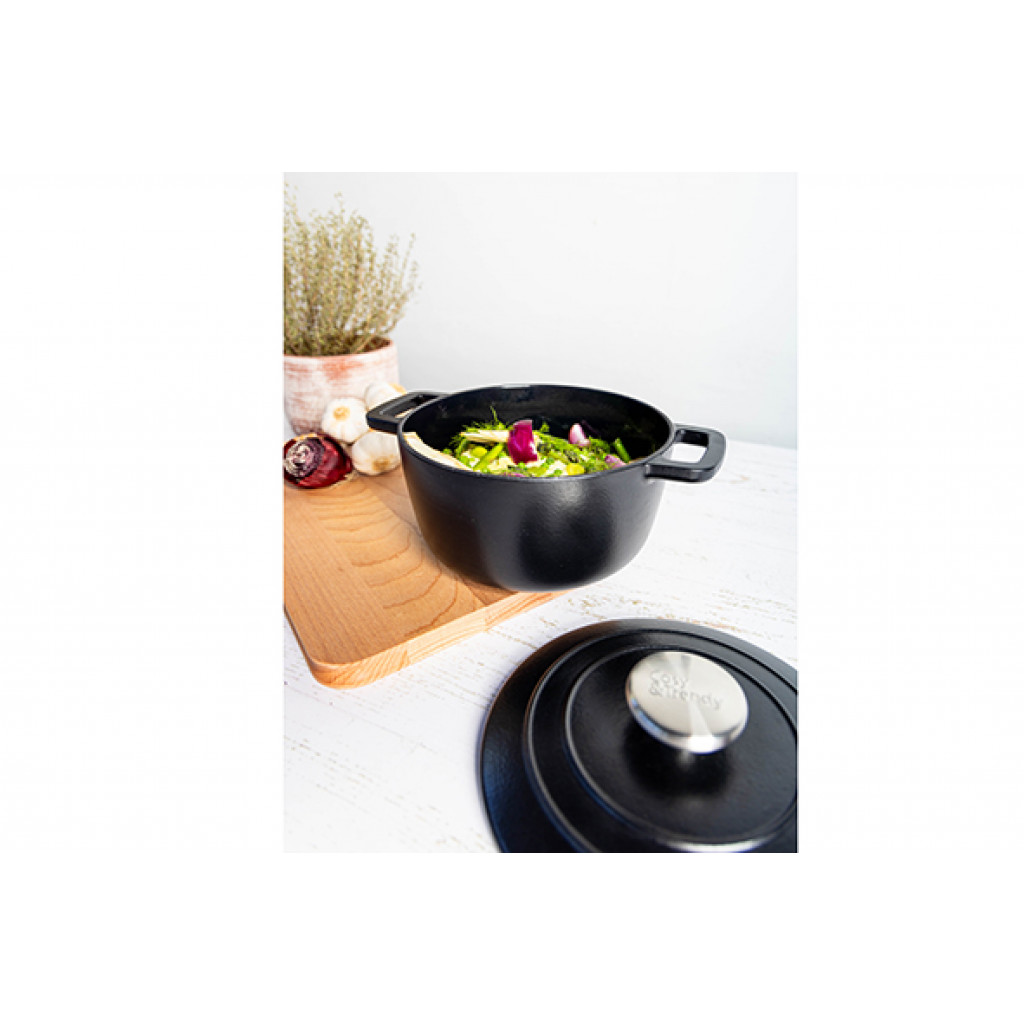 Cosy&Trendy FONTESTIC COOKING POT BLACK D20XH10,5CM2,7L CAST IRON WITH LID