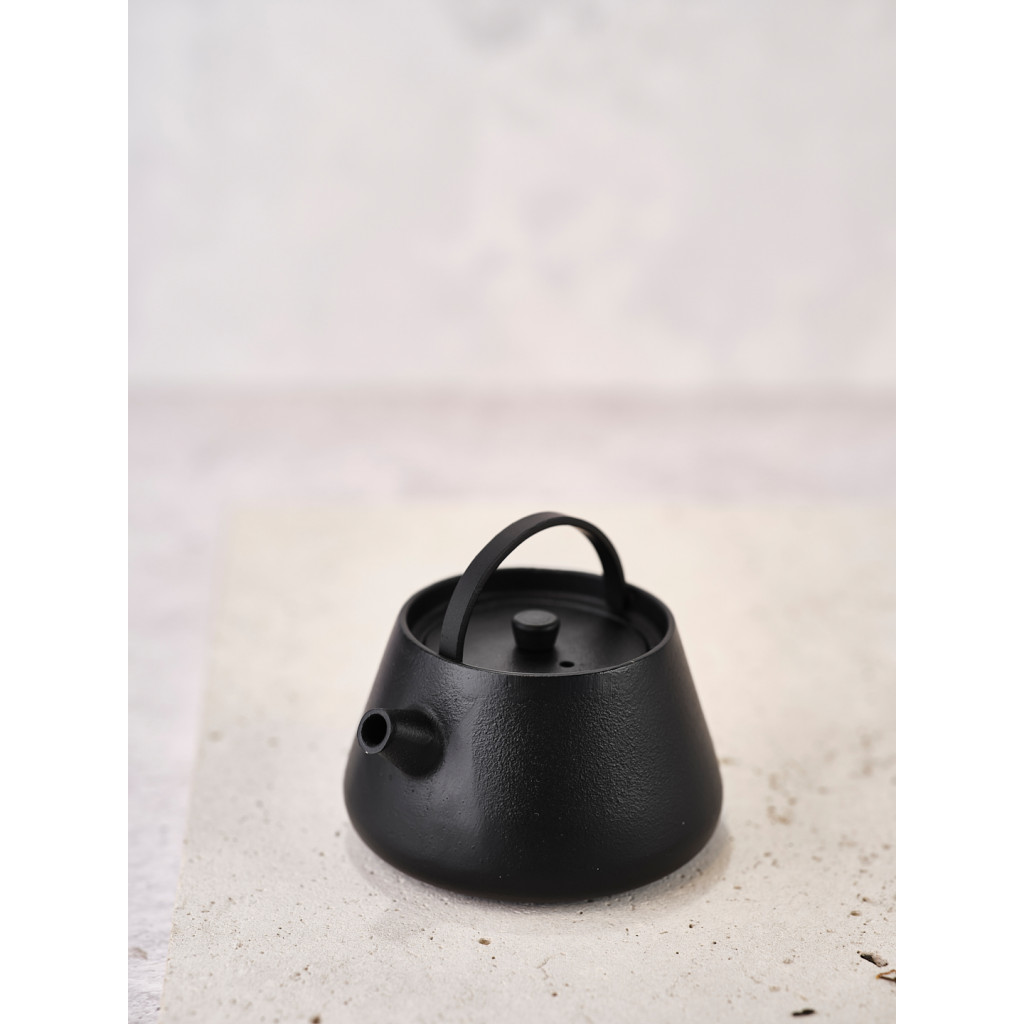 Cosy&Trendy BILLY TEAPOT BLACK 38CL CAST IRON