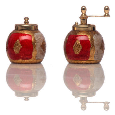 Chiarugi Pepper mill and salt shaker SET, Florentine Decoration, Polished and Lacquered Brass